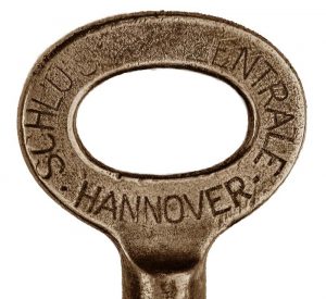 Schlüssel alt mit Gravur Hannover Schlüsseldienst Zentrale
